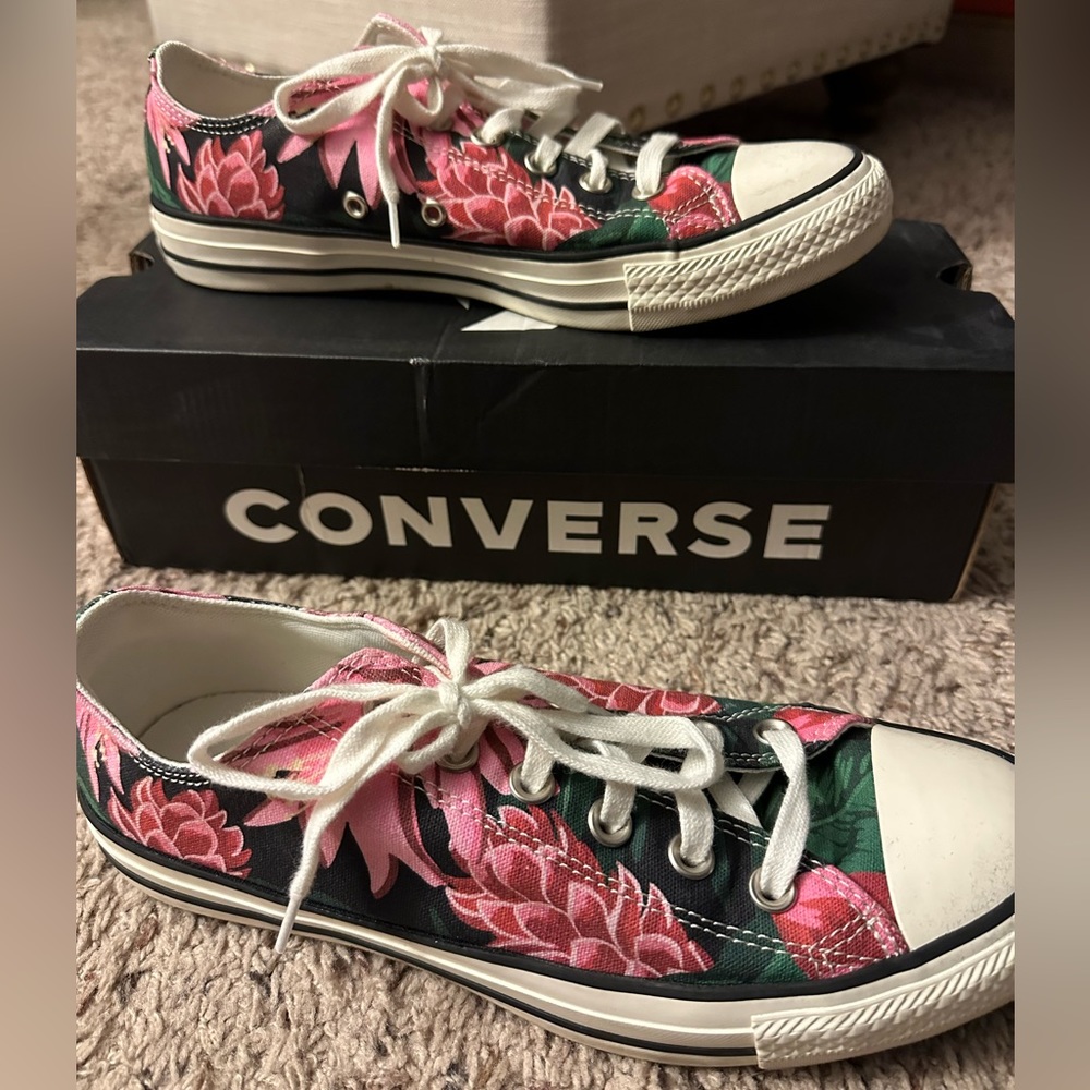 Converse low tops with flowers (men’s 7/women’s 9.